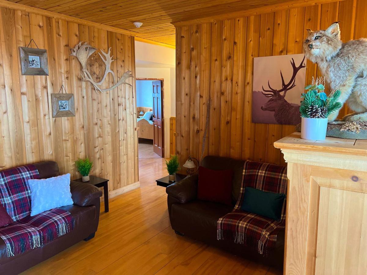 Auberge Au Poste De Traite Sainte-Famille Екстериор снимка