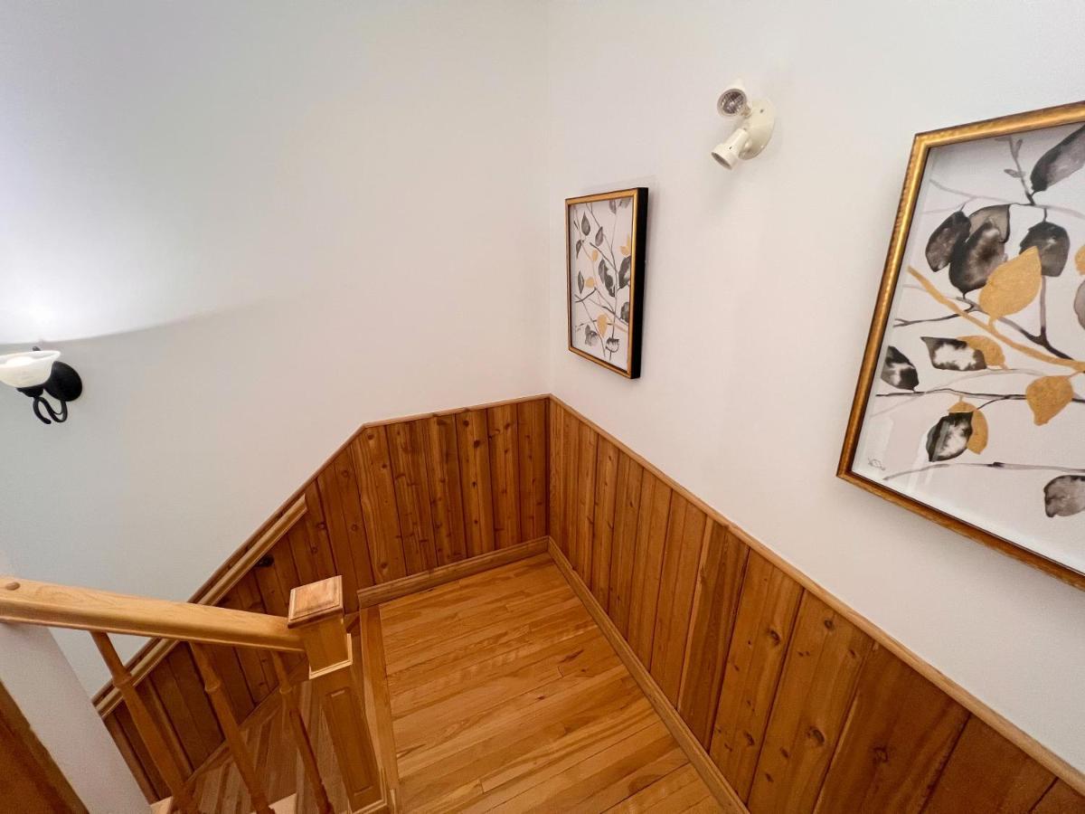 Auberge Au Poste De Traite Sainte-Famille Екстериор снимка