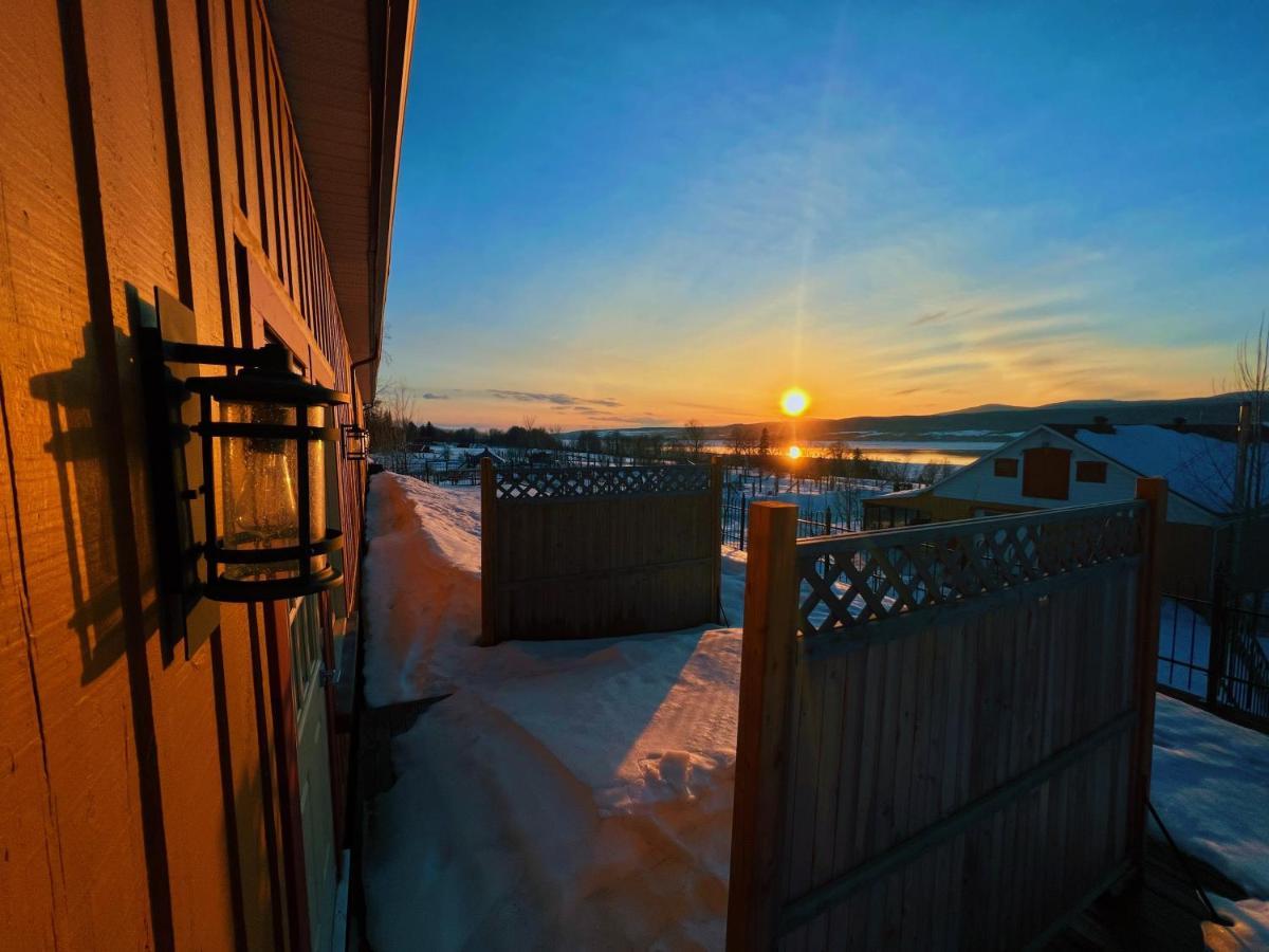 Auberge Au Poste De Traite Sainte-Famille Екстериор снимка
