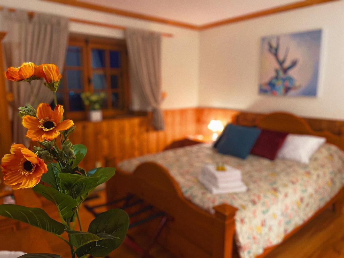 Auberge Au Poste De Traite Sainte-Famille Екстериор снимка