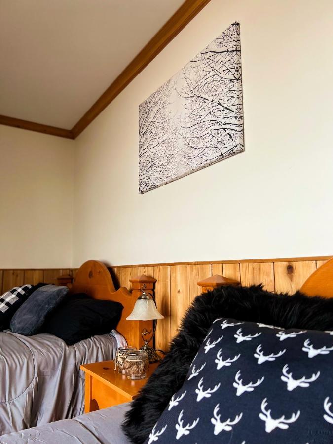 Auberge Au Poste De Traite Sainte-Famille Екстериор снимка
