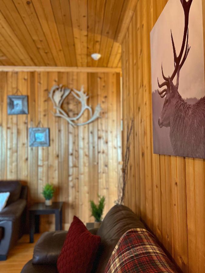 Auberge Au Poste De Traite Sainte-Famille Екстериор снимка