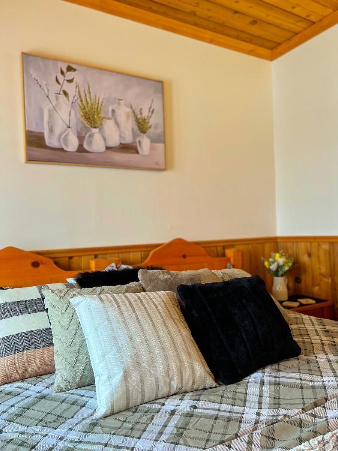 Auberge Au Poste De Traite Sainte-Famille Екстериор снимка